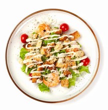 Салат цезарь с креветками